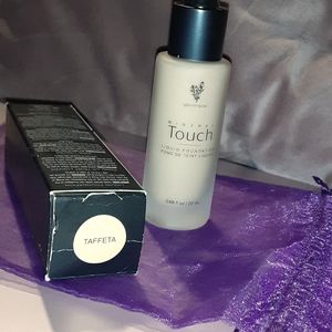 Younique  Mineral  Touch Liquid Foundation